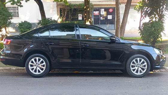 VOLKSWAGEN JETTA 1.4 16V TSI TRENDLINE GASOLINA 4P TIPTRONIC VOLKSWAGEN JETTA 1.4 16V TSI TRENDLINE GASOLINA 4P TIPTRONIC